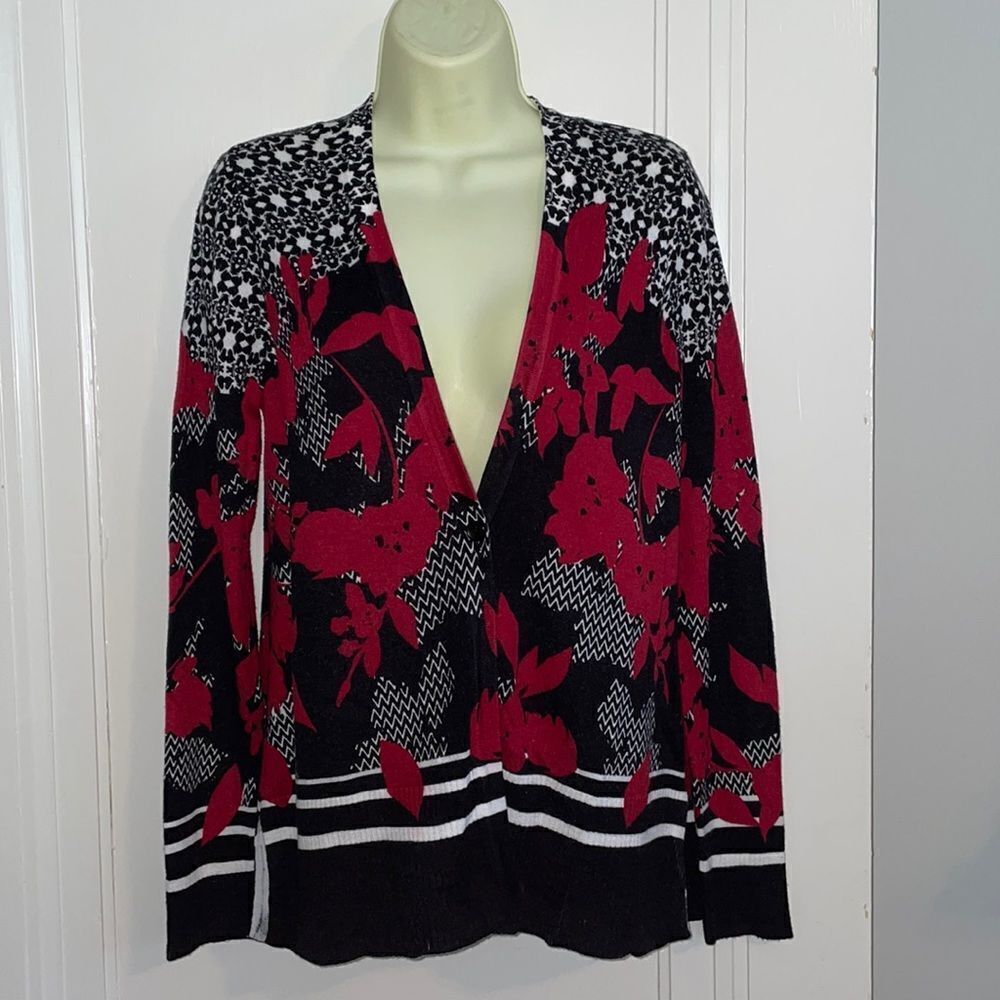 Chico’s red, black & white‎ multi pattern thin cardigan sweater